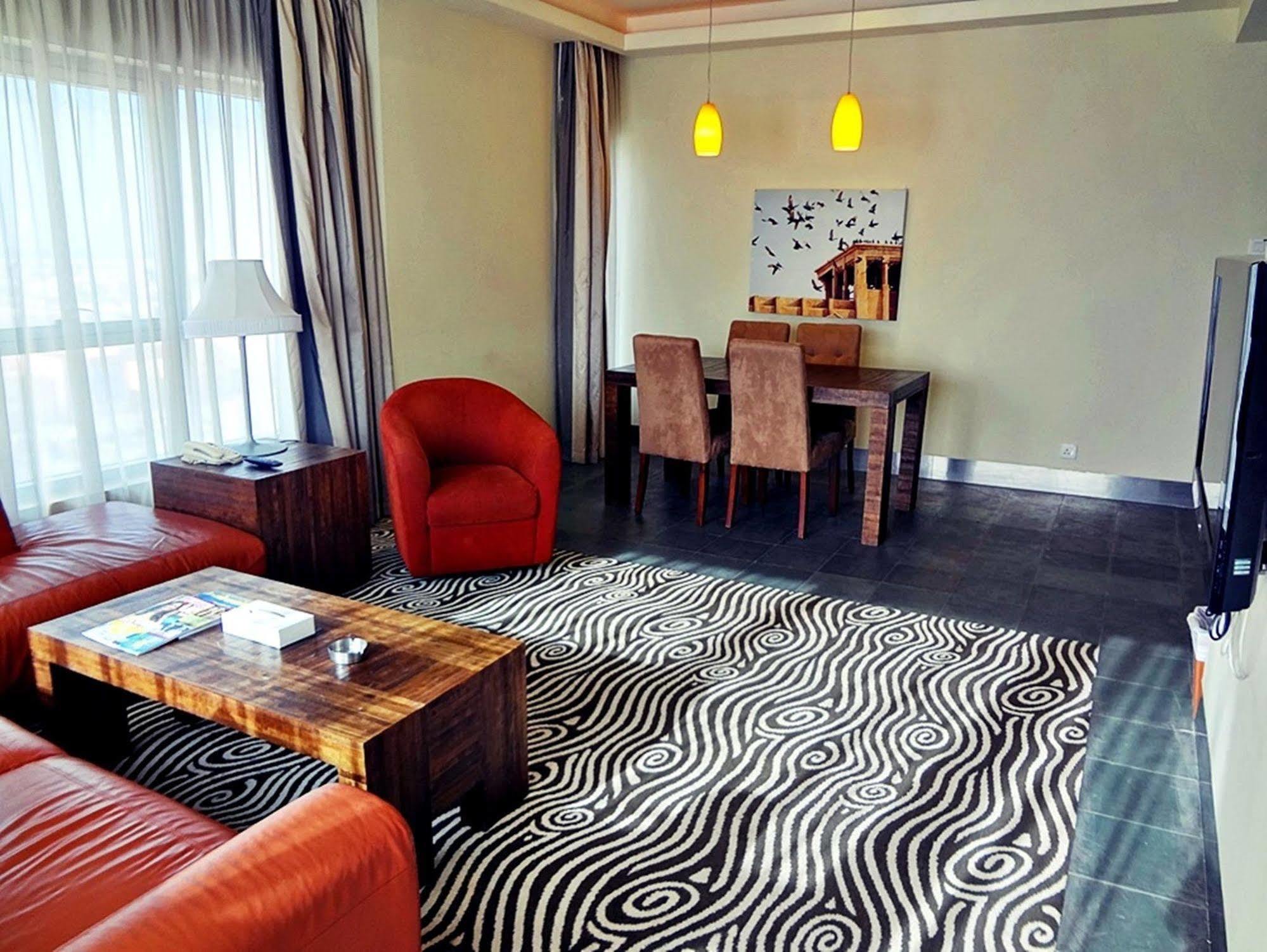 מנאמה Al Raya Suites Hotel מראה חיצוני תמונה